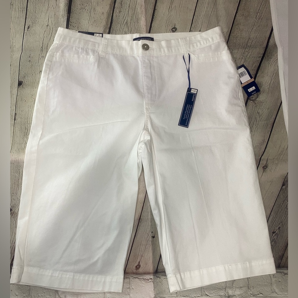 Bandolino Classic White short size 12